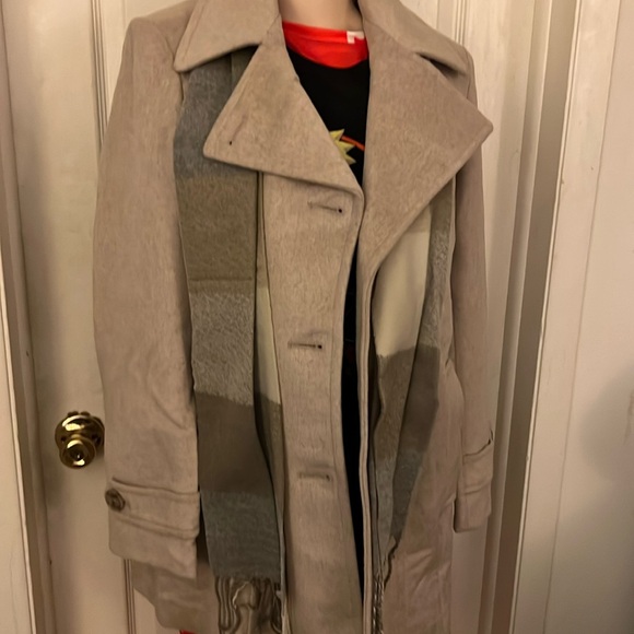 Coat - Picture 1 of 8
